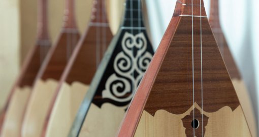 «Домбыра харам»: Желіде шу шығарған ақтөбелік уақытша ұстау изоляторына жабылды