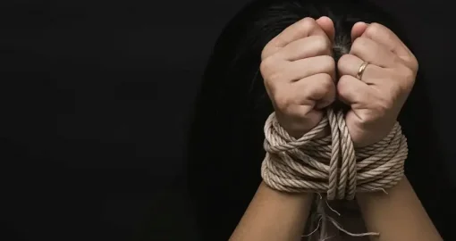 Еңбек құлдығы мен сатылған нәресте: Елімізде адам саудасы өршіп тұр