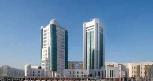 Парламент Құрылтай және оның депутаттарының мәртебесі туралы заңды қарауға кірісті