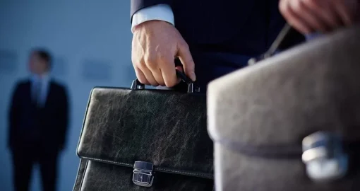 Мемлекеттік қызметшілер қанша айлық алады: орташа көрсеткіш жарияланды