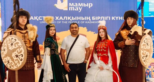 Қонақжайлықтың жарқын көрінісі: Алматы әуежайында Бірлік күніне арналған акция өтті