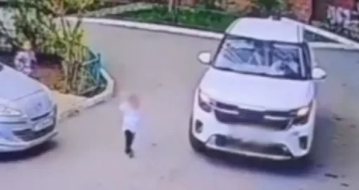 Астанада екі жасар баланы көлік қағып мерт қылды