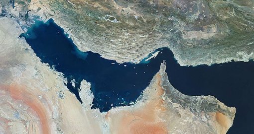Ормуз бұғазындағы жағдай ушығып барады: АҚШ пен Иран ашық текетіреске жақындады