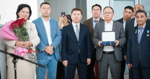 Кенжебай Мәденовке берілген тарихи марапат ел мерейін өсірді