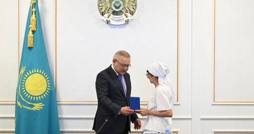 Бейбіт Исабаев қаза болған құтқарушының туыстарына мемлекеттік награда табыстады