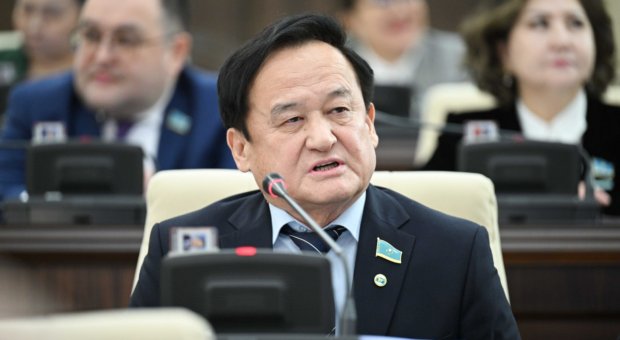Қазыбек Иса батыл мәлімдеме жасады: Парламентте менен артық қазақ тілі үшін күрескен ешкім жоқ