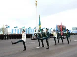 Рақымжан Қошқарбаев тіккен тудың көшірмесі Астанадағы парадта көрсетілді