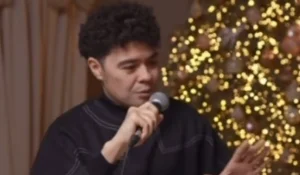 20 жыл бұрын пойыздағы қызға тиіспек болғанын айтқан жайдарманшы сынның астында қалды