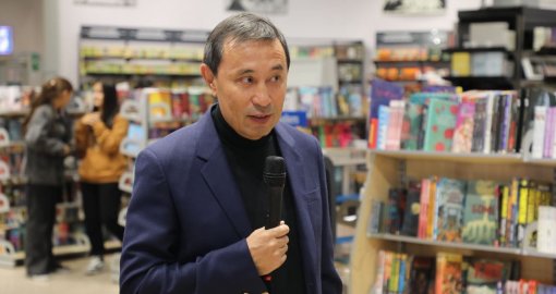 Ермек Тұрсынов елден кетті