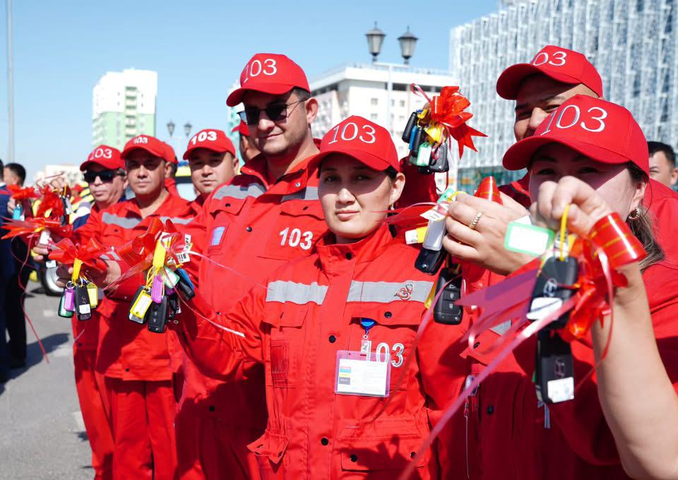 Іш киімдегі метросексуалдар желіде Іш киімдегі метросексуалдар желіде